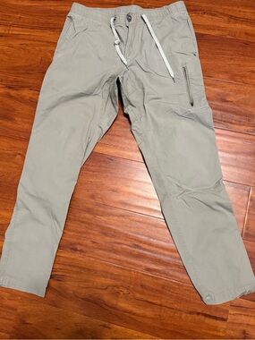 Vuori Men's Chino Joggers in Light Gray with Drawstring